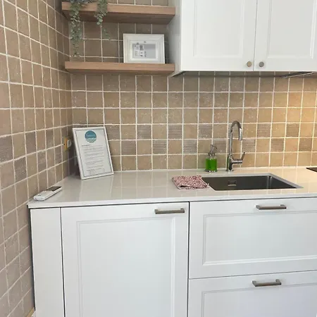 Lamanna House Pensionat 3*